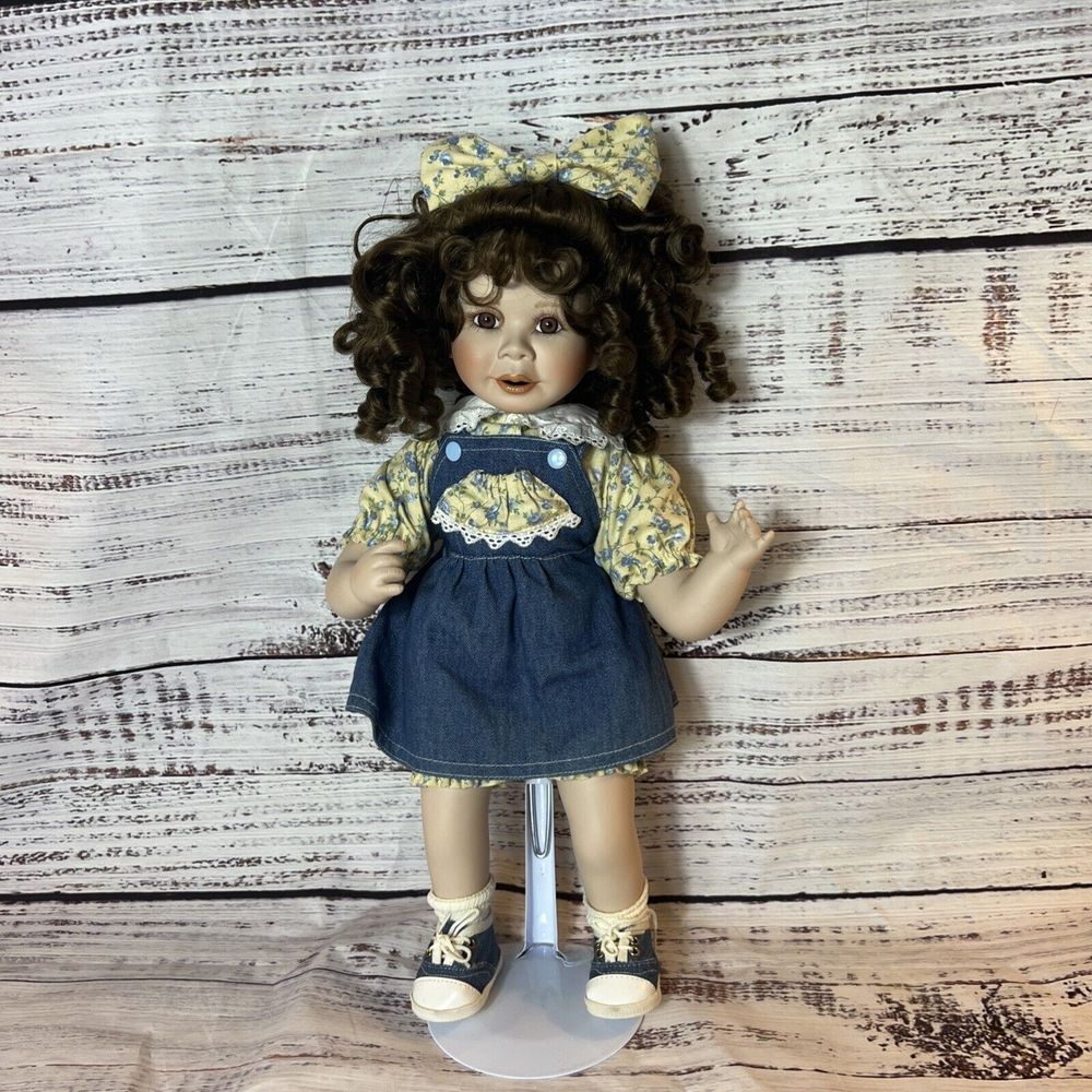 Vintage‎ 1996 The Hamilton Collection "Miss Glamour" Doll 16.5" Tall - No Box - Picture 3 of 7